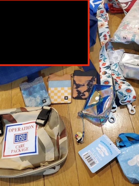 Assorted Tote Bags, coin purses, dry bag, and more! - Picture 4 of 10